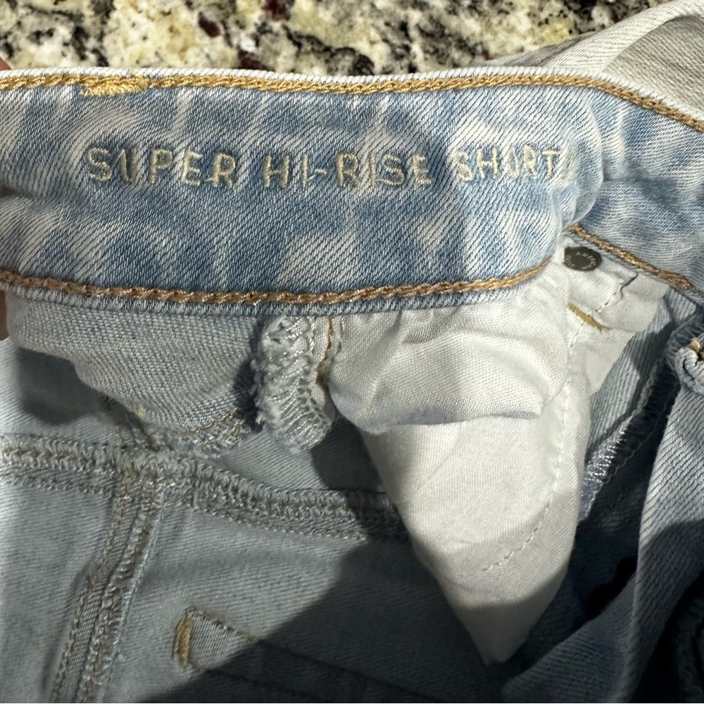 American Eagle Outfitters Super High Rise shorty size 4. Women’s. - Picture 2 of 5